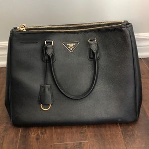 Large Saffiano Leather Prada Galleria Bag
